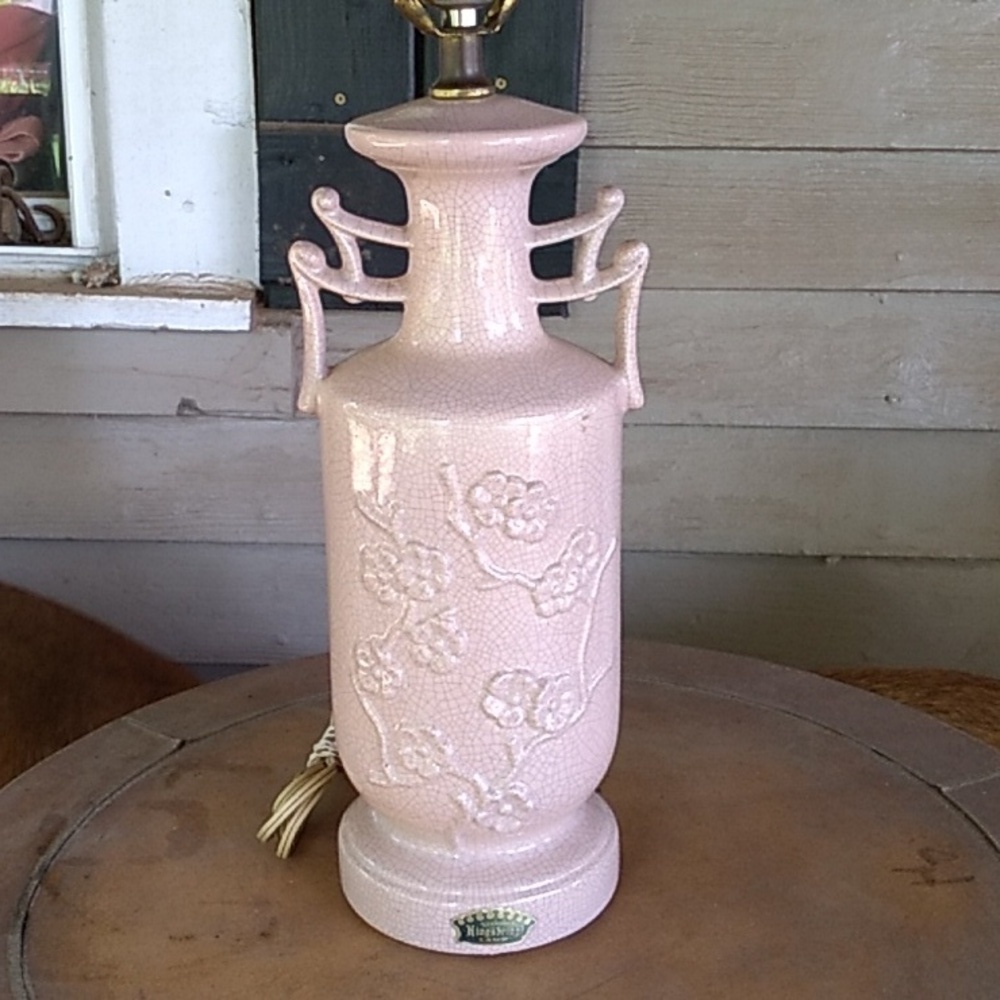 Vintage 1950s Kingsbridge pink faux crackle table lamp